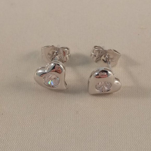 18K White Gold Filled Heart Shape Bezel Diamond Zircon Stud Earrings AAA - Picture 2 of 6